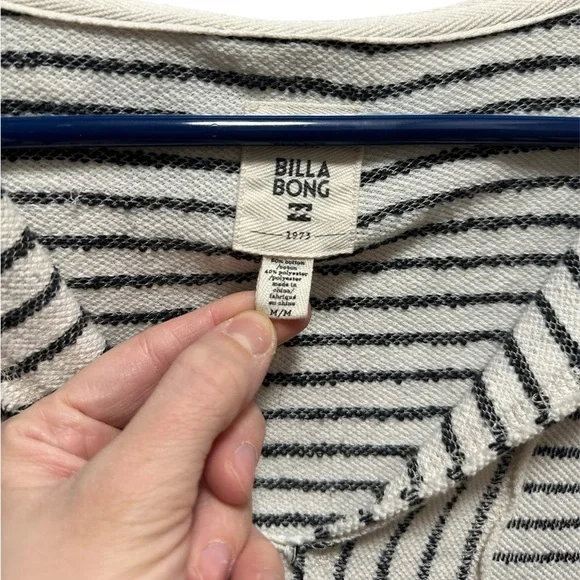 BILLABONG BLACK AND WHITE STRIPED HOODIE PULLOVER - Picture 3 of 4